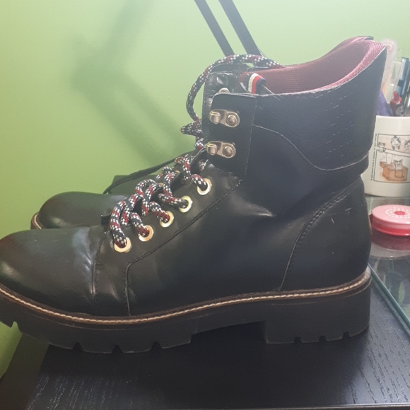 TOMMY H boots size 10, black, red, blue - Picture 2 of 2